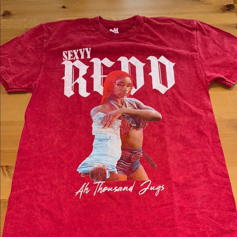 NWOT! Sexxy Redd Graphic T-Shirt Size M
